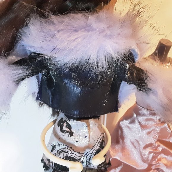 Barbie Fashion Show Teresa 2004 - Picture 4 of 9